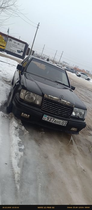Продам. Mercedes Benz W124