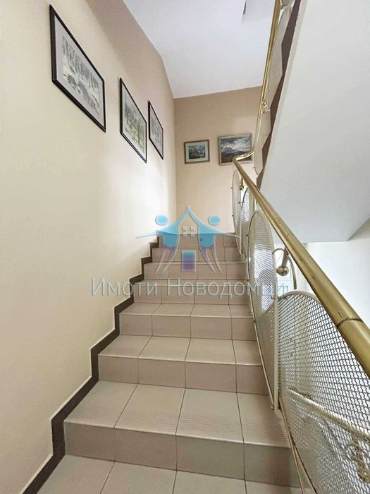 Етаж от къща, Шумен, Център