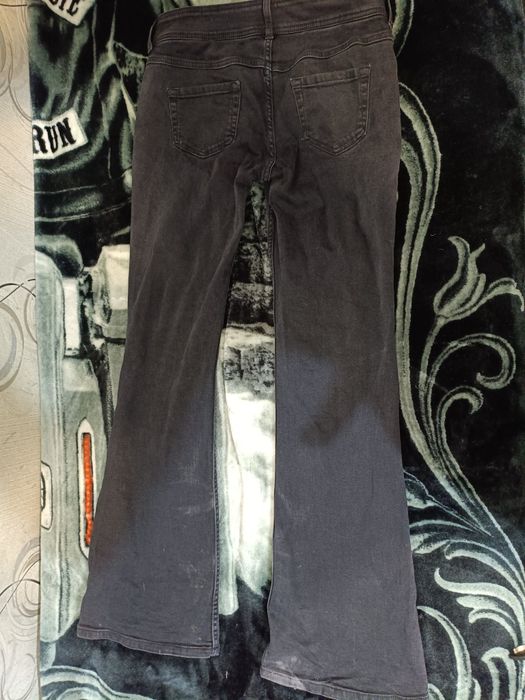 Джинсы клеш Bershka