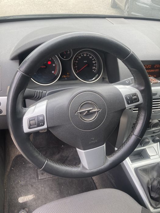 Опел астра H  1.7 6скорости eko flex за части.