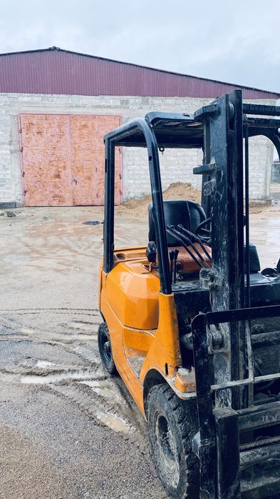 Продам вилочный погрузчик Кара