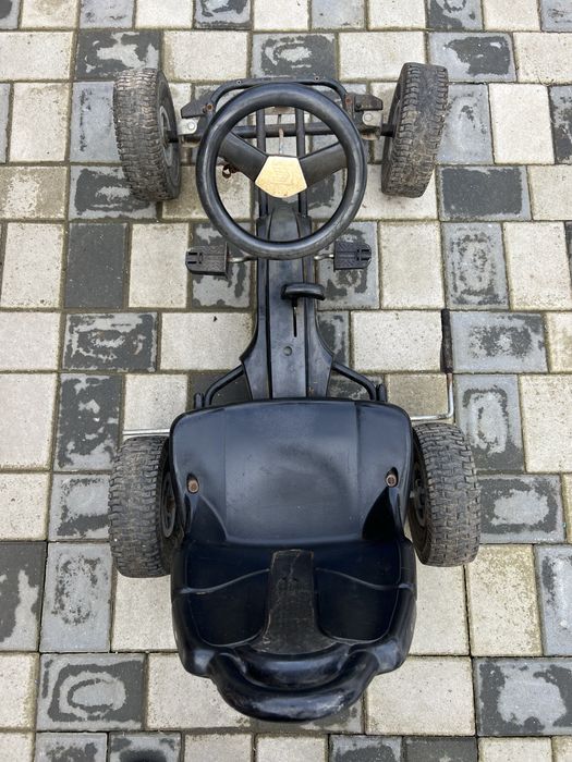 Kart cu pedale pentru copii