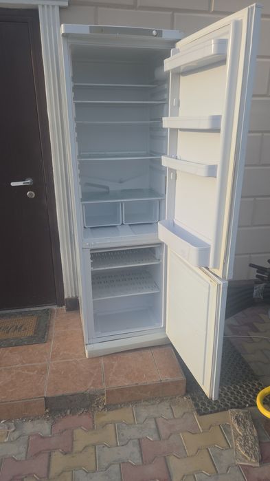 Продам холодильник