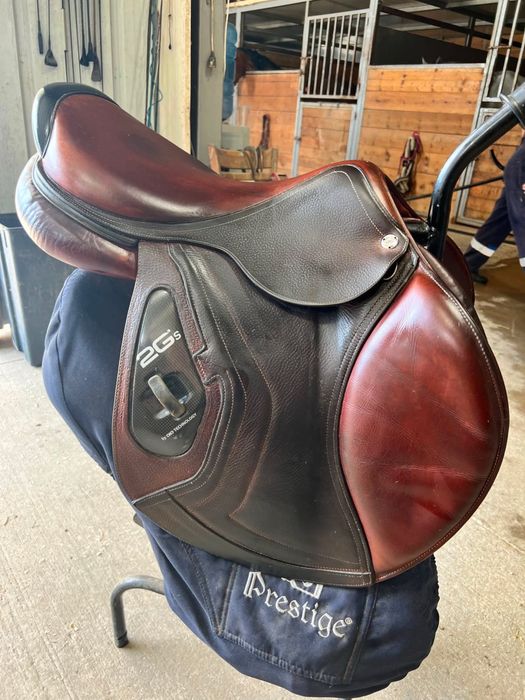 Седло за скачане  CWD Carbon 18”