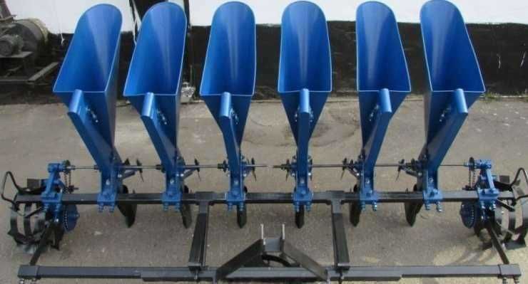 Semanatoare 6 randuri Tractor pentru usturoi si arpagic ceapa bulbi