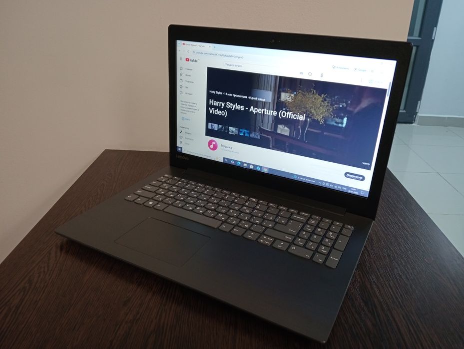 Офисный ноутбук Lenovo