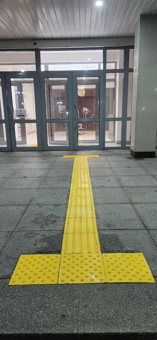 Тактильная плитка установка поставка