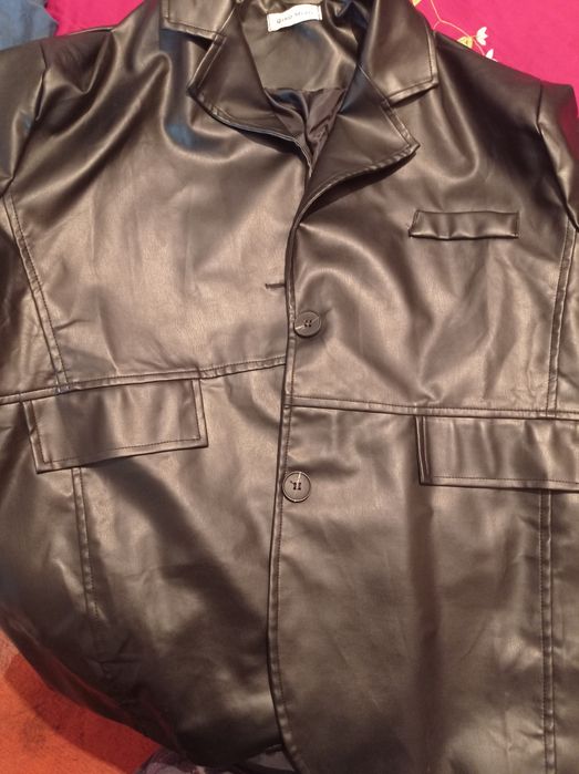 Женский кожаный пиджак