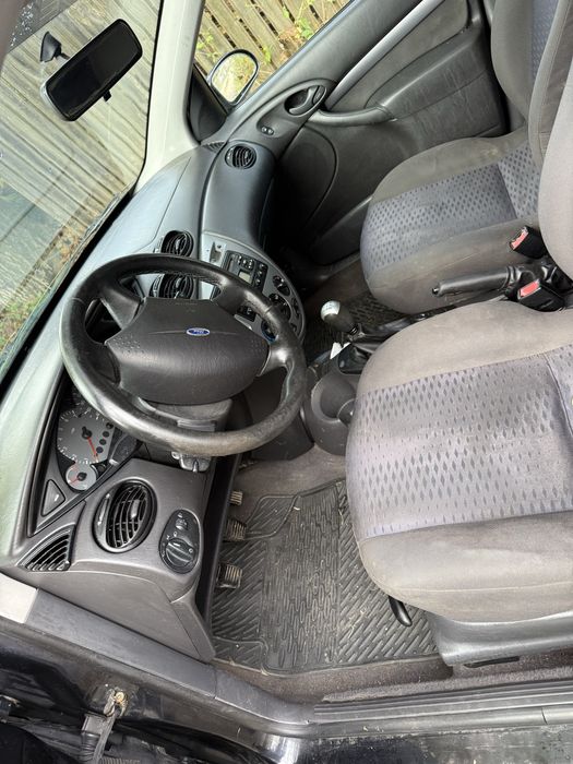 FORD Focus 2001 — imagine 5