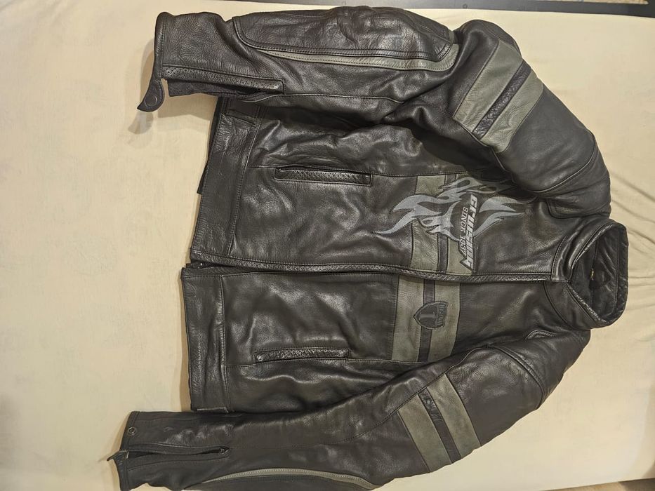 Мотокуртка, кожа 52 размера