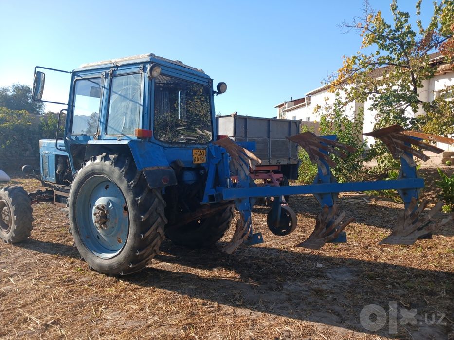Traktor MTZ 80 sotiladi pritsepi bilan