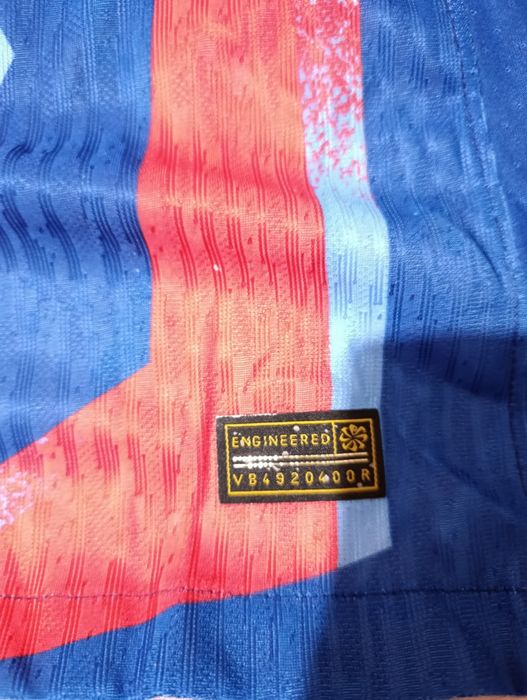 Тениска Барселона сезон 25/26