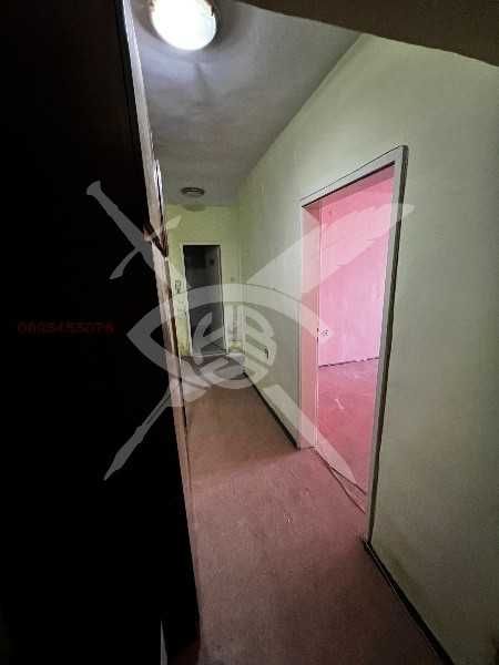 Продава се Тристаен апартамент в Бургас, Възраждане - 70 кв.м за 2643 €/кв.м - Снимка #3