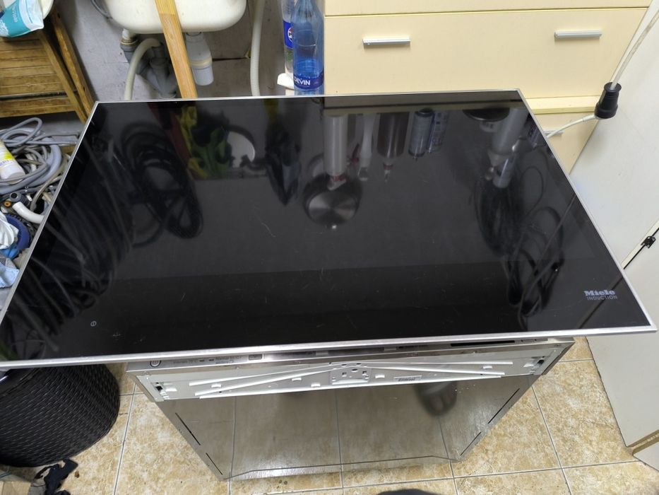 Индукционен плот Miele KM7678FR