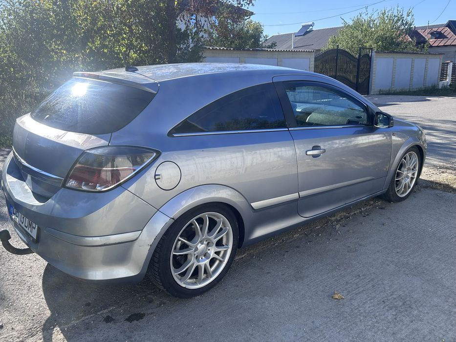 Opel Astra H GTC 1.9 CDTI 150cp