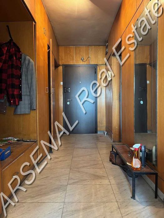 Продава се Четиристаен апартамент в Монтана, Широк център - 138 кв.м за 1087 €/кв.м - Снимка #1