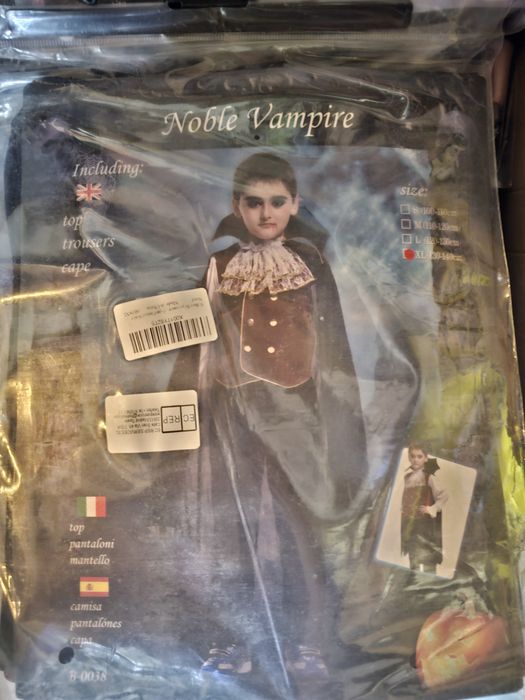 Costum Halloween vampir nou