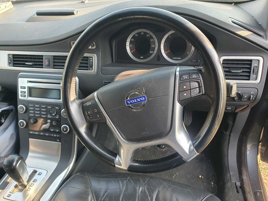 Dezmembrez Volvo V70 SE D3 2.0 D 2010