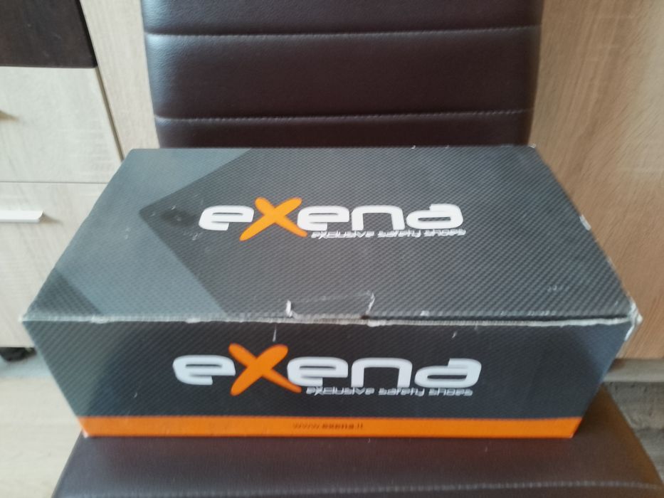 Работни обувки с метални бомбета/нови