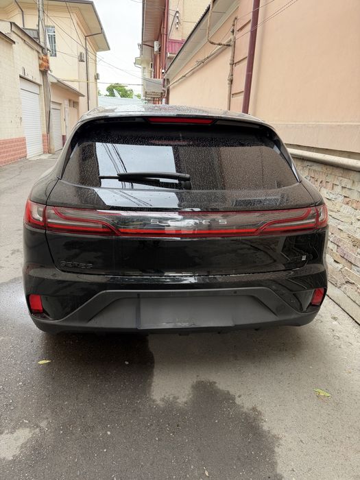 Seres SF5 (Aito M5)