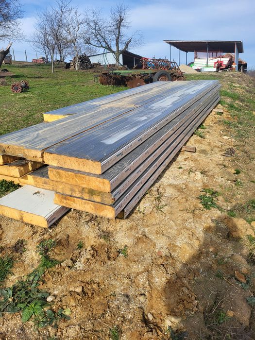 Vand panuri cu spuma.