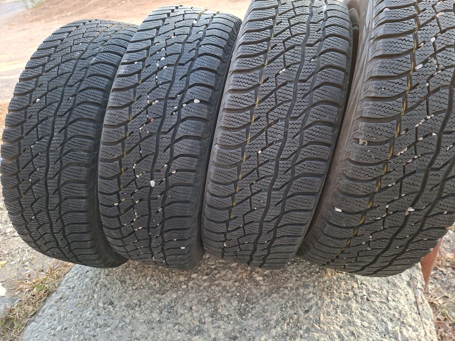 Продам шины 235/60/18  виатти