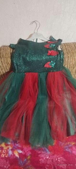 Комбенизон и платье на девочку.