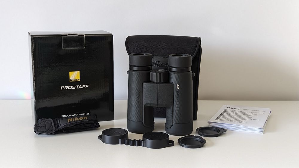 Бинокль Nikon Prostaff P7