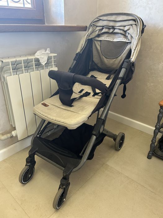 Продам прогулочную коляску