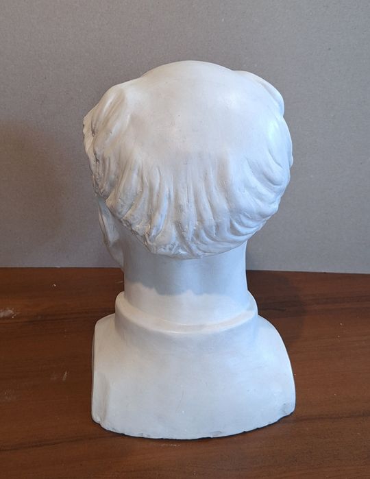 Продавам Гипсова глова