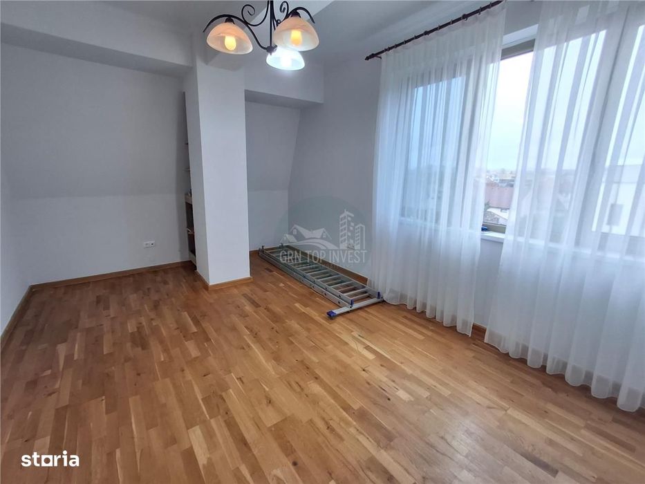 Penthouse 4 camere terasa 50mp parcare zona Centrala