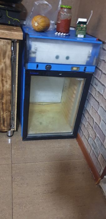 Холодильник витринный