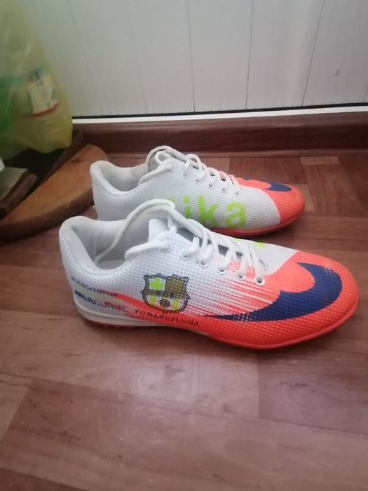 Продам бутсы сороконожки