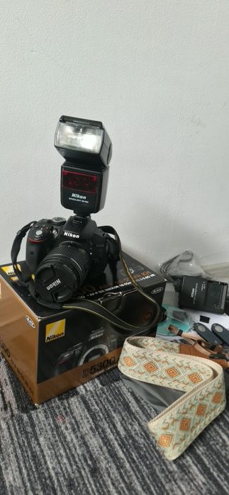 Nikon D5300 + 18-55 kit + blitz nikon + trepied IMPECABIL