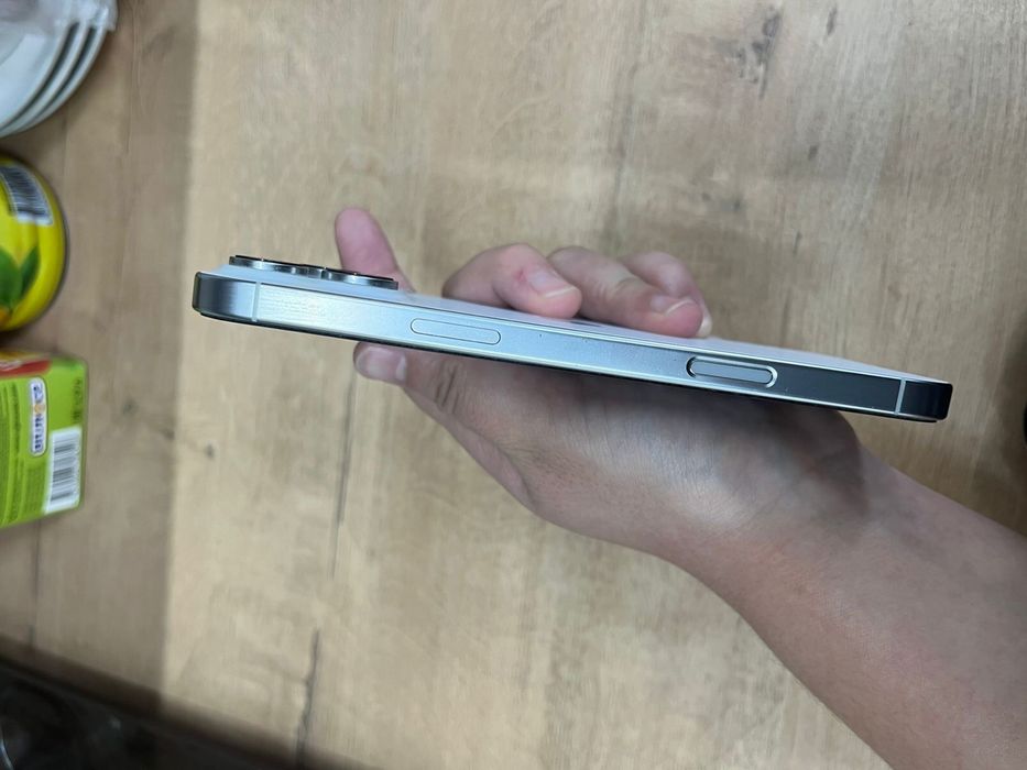 Продам Iphone 16 pro max 256 gb