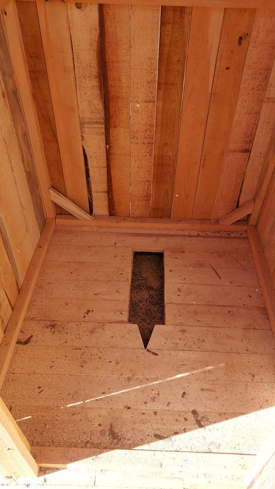 Продам деревянные туалеты дачные