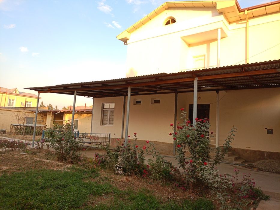 Уй сотилади коттедж 2 Этаж