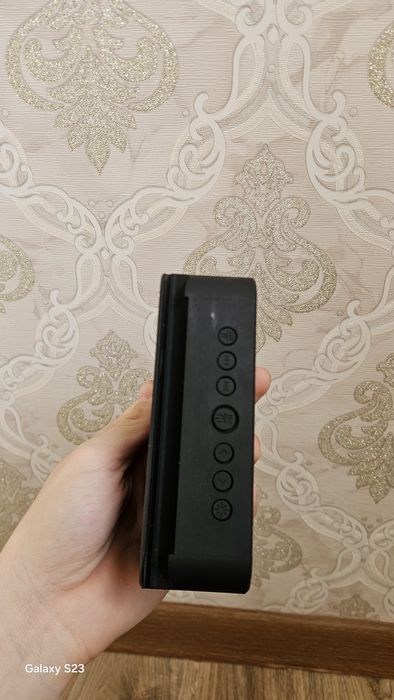 3 в одном,колонка,часы,будильник