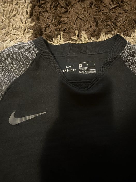 Tricou nike (jordan puma adidas vans )