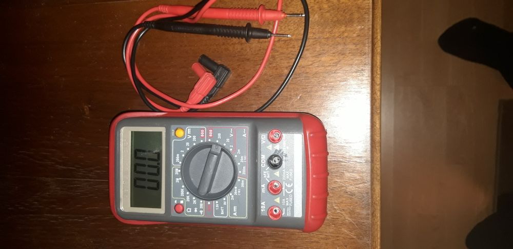 Aparat de măsură (multimetru) profesional