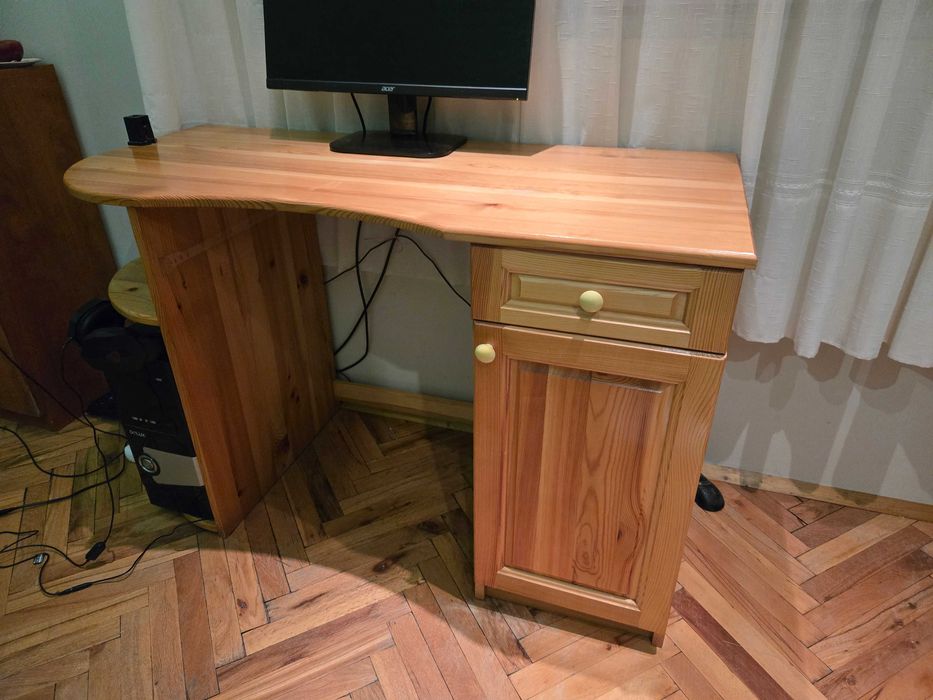 Бюро от масивен чам - стабилно, много добро състояние