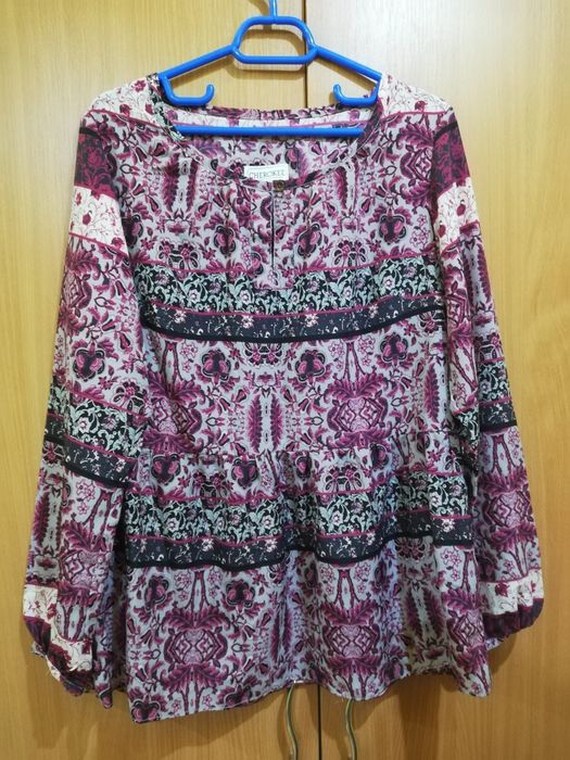 Vând bluze damă frumoase