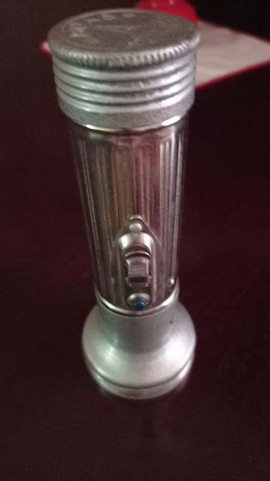 Продаю советский фонарик.