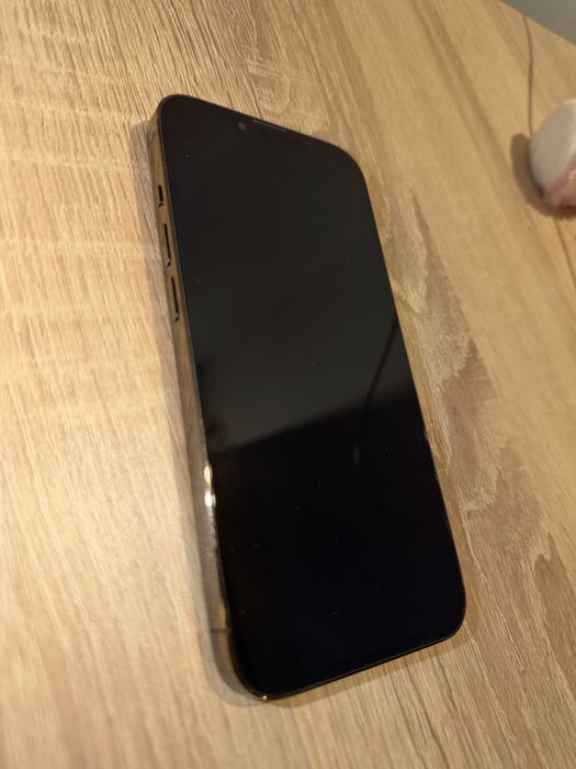 Продавам iPhone 13 Pro 256GB Отлично състояние