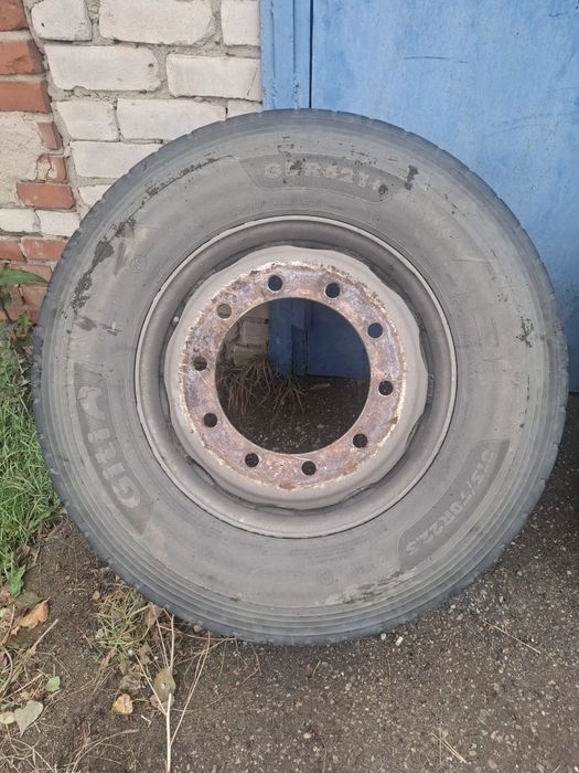 Продам 2 балона с дисками Giti