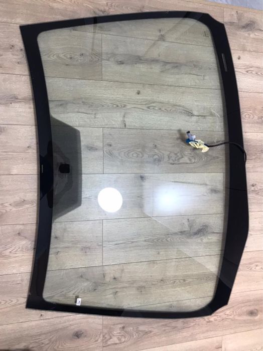 Лобовое стекло на toyota corolla