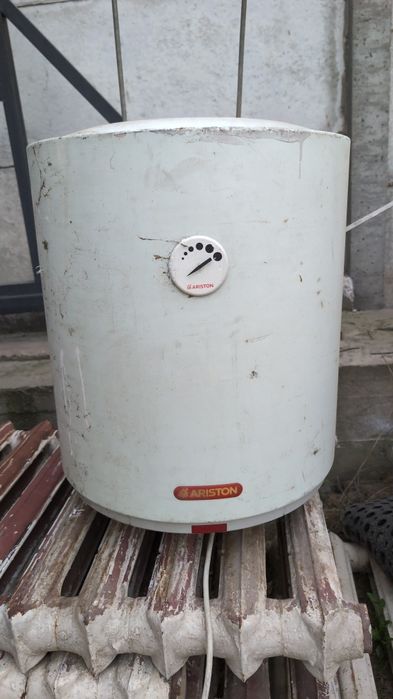 Водонагреватель Аристон