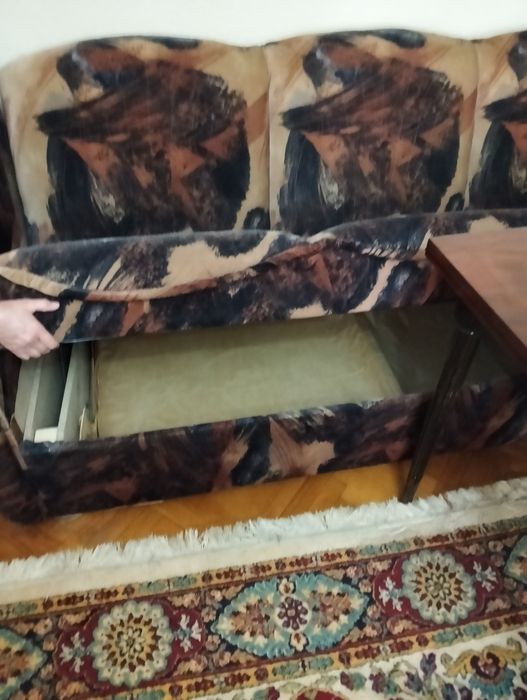 Vând urgent canapea extensibila