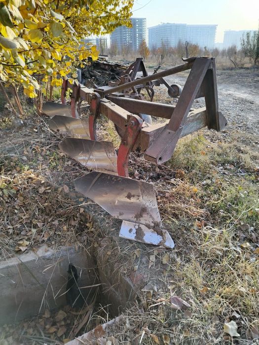 Traktor traktor yunusobod