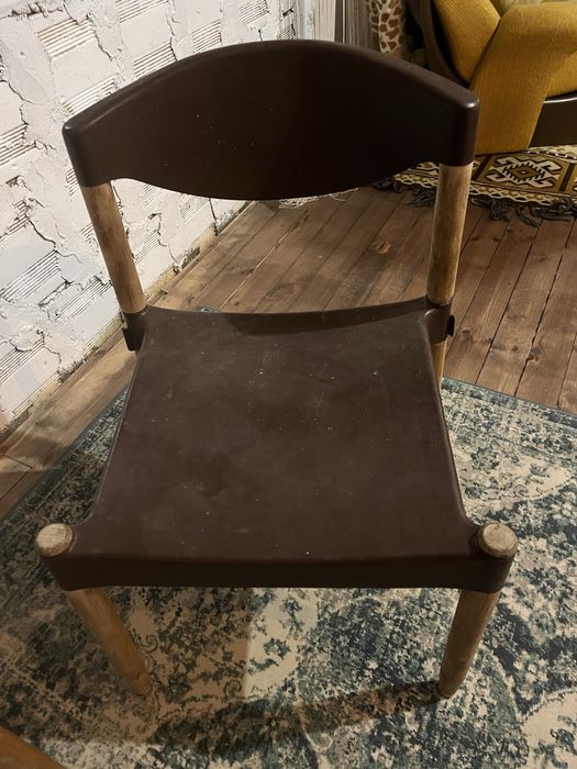 Ретро трапезни столове